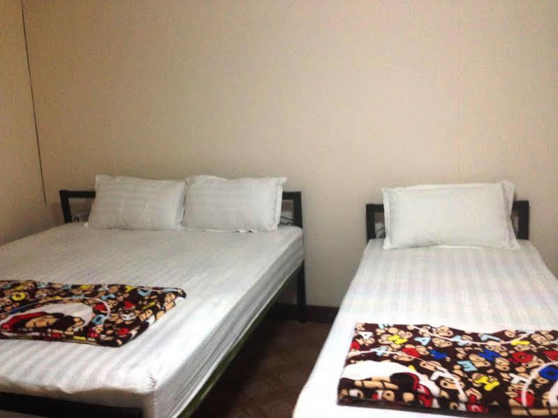 Orange Backpacker Hostel เวียงจันทน์ ภายนอก รูปภาพ