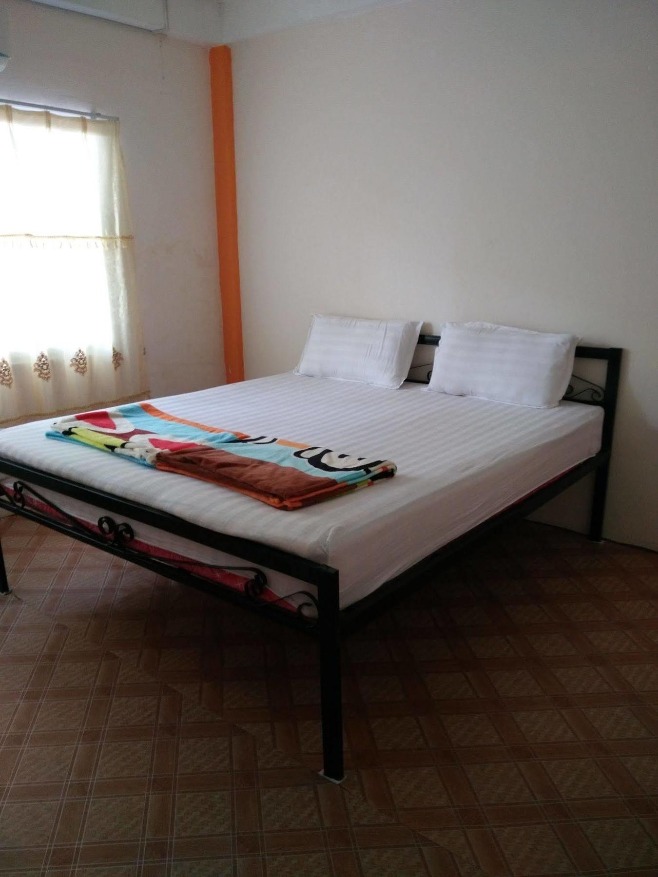 Orange Backpacker Hostel เวียงจันทน์ ภายนอก รูปภาพ